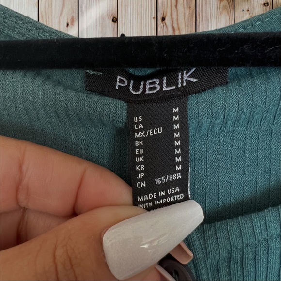 Publik Cropped Long Sleeve Button up. Size M - Picture 5 of 5